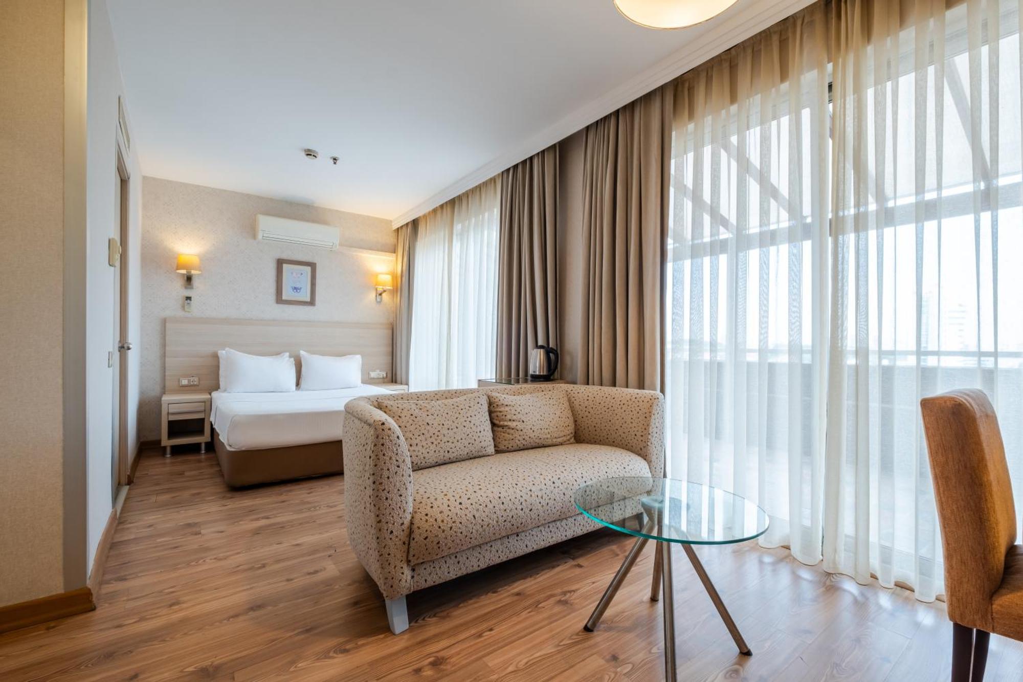 Ramada By Wyndham Ankara Hotel Екстериор снимка
