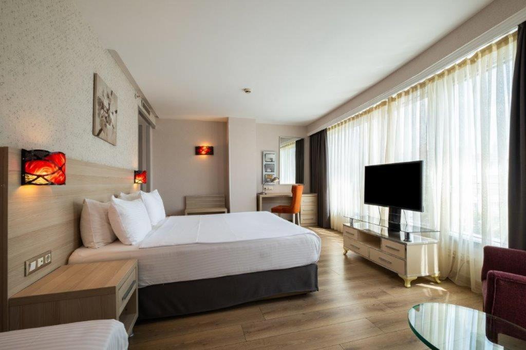 Ramada By Wyndham Ankara Hotel Екстериор снимка