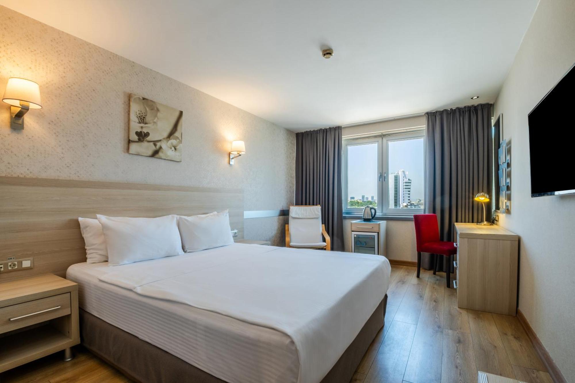 Ramada By Wyndham Ankara Hotel Екстериор снимка