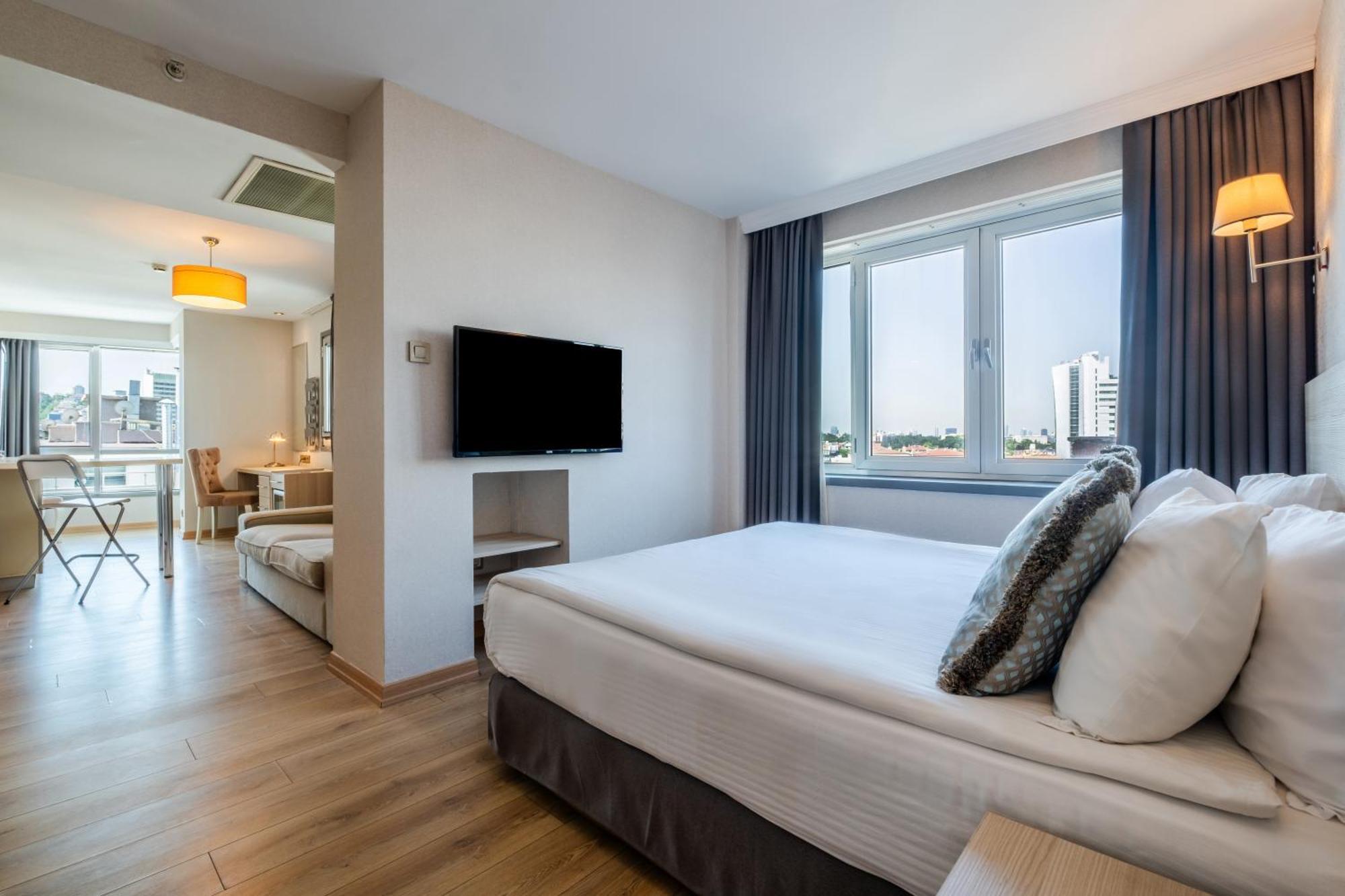 Ramada By Wyndham Ankara Hotel Екстериор снимка