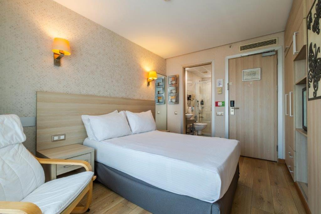 Ramada By Wyndham Ankara Hotel Екстериор снимка