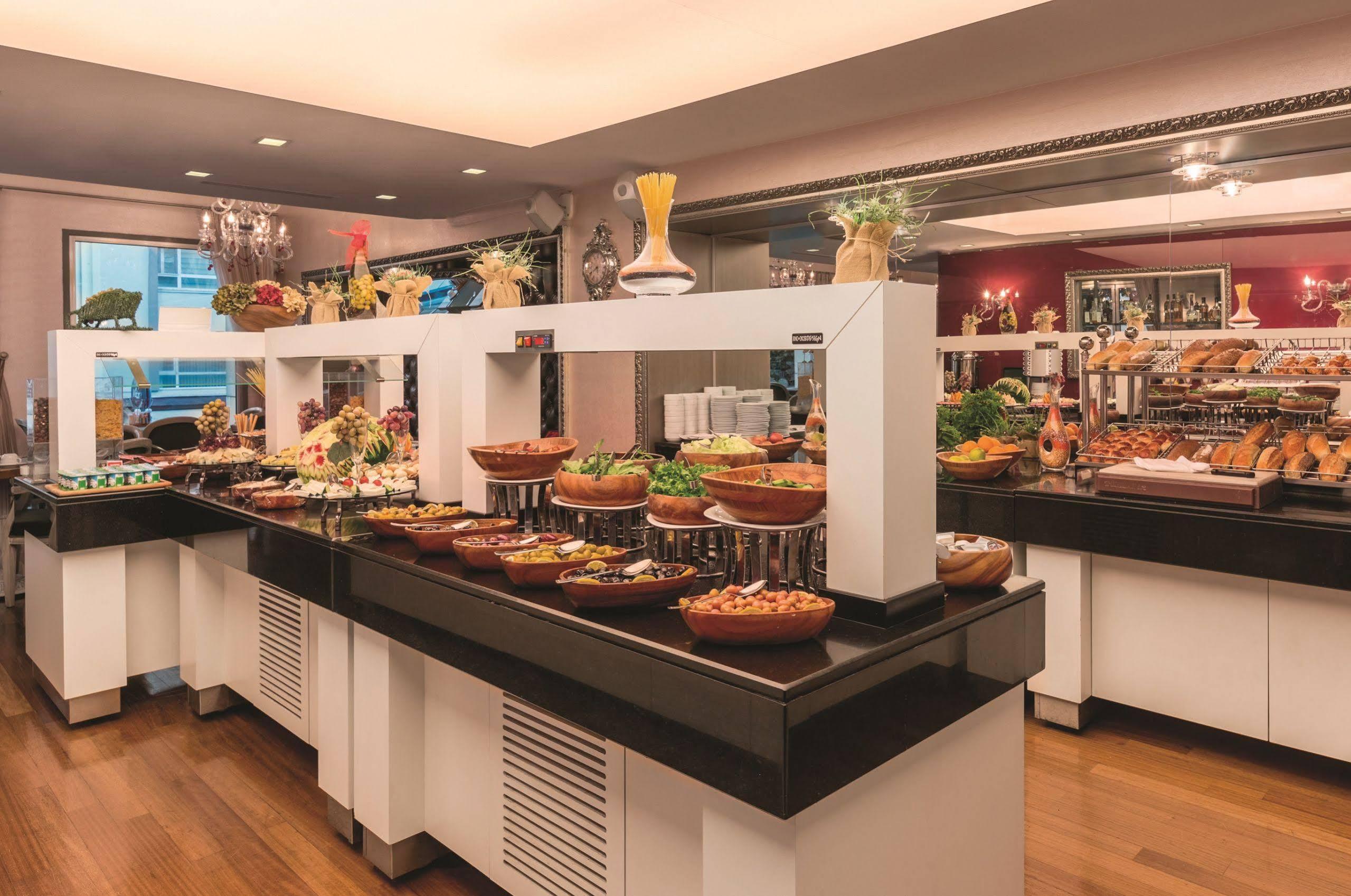 Ramada By Wyndham Ankara Hotel Екстериор снимка