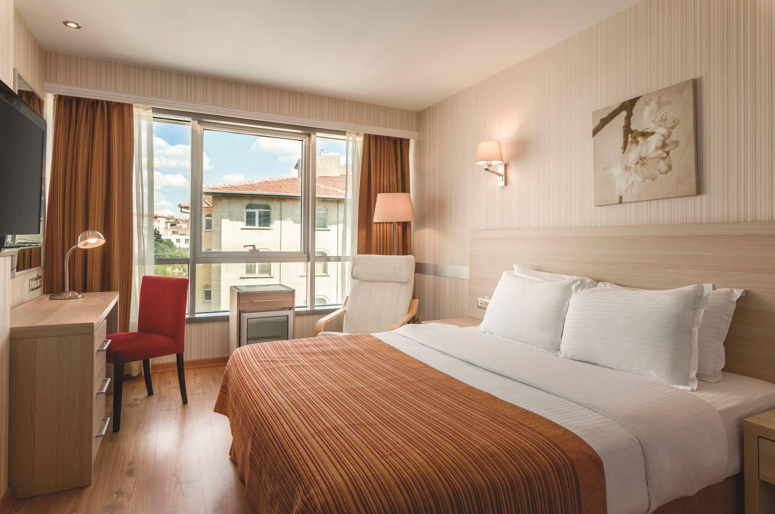 Ramada By Wyndham Ankara Hotel Екстериор снимка